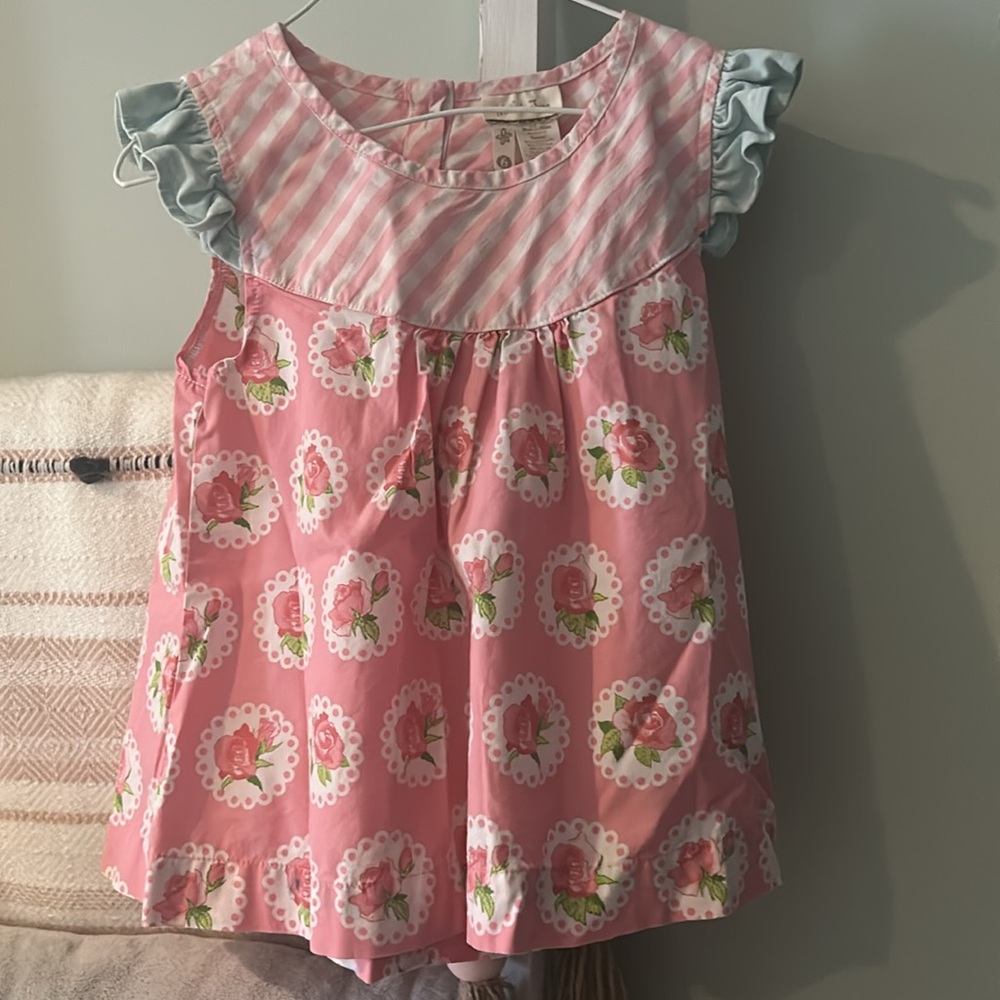Girls 4/6 prettiest pink floral Matilda Jane top with gorgeous buttons & details